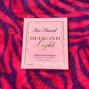 TooFaced Diamond Light Highlighter